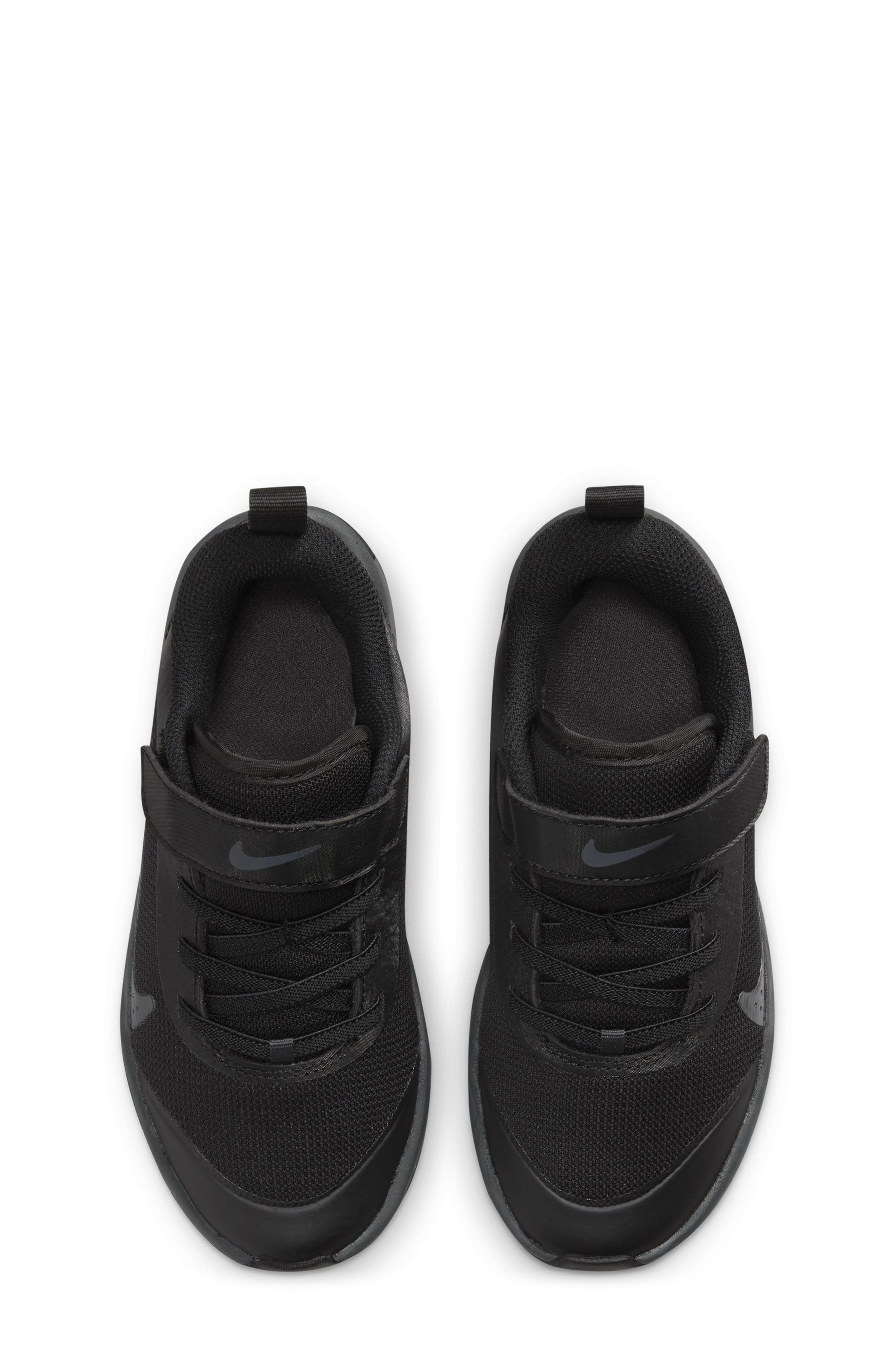 Nike Kids' Omni Multi-Court Sneaker, Alternate, color, 