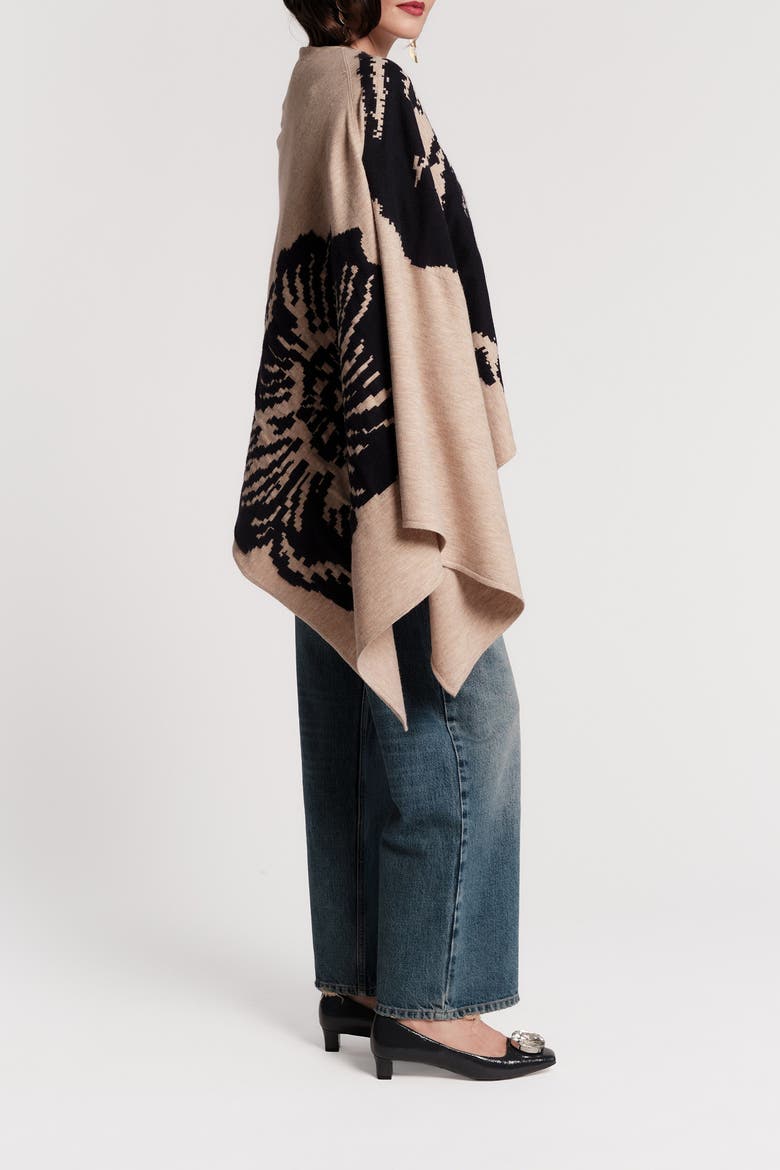 Ginny Wrap Carefree Chrysanthemum, Alternate, color, Camel/Navy