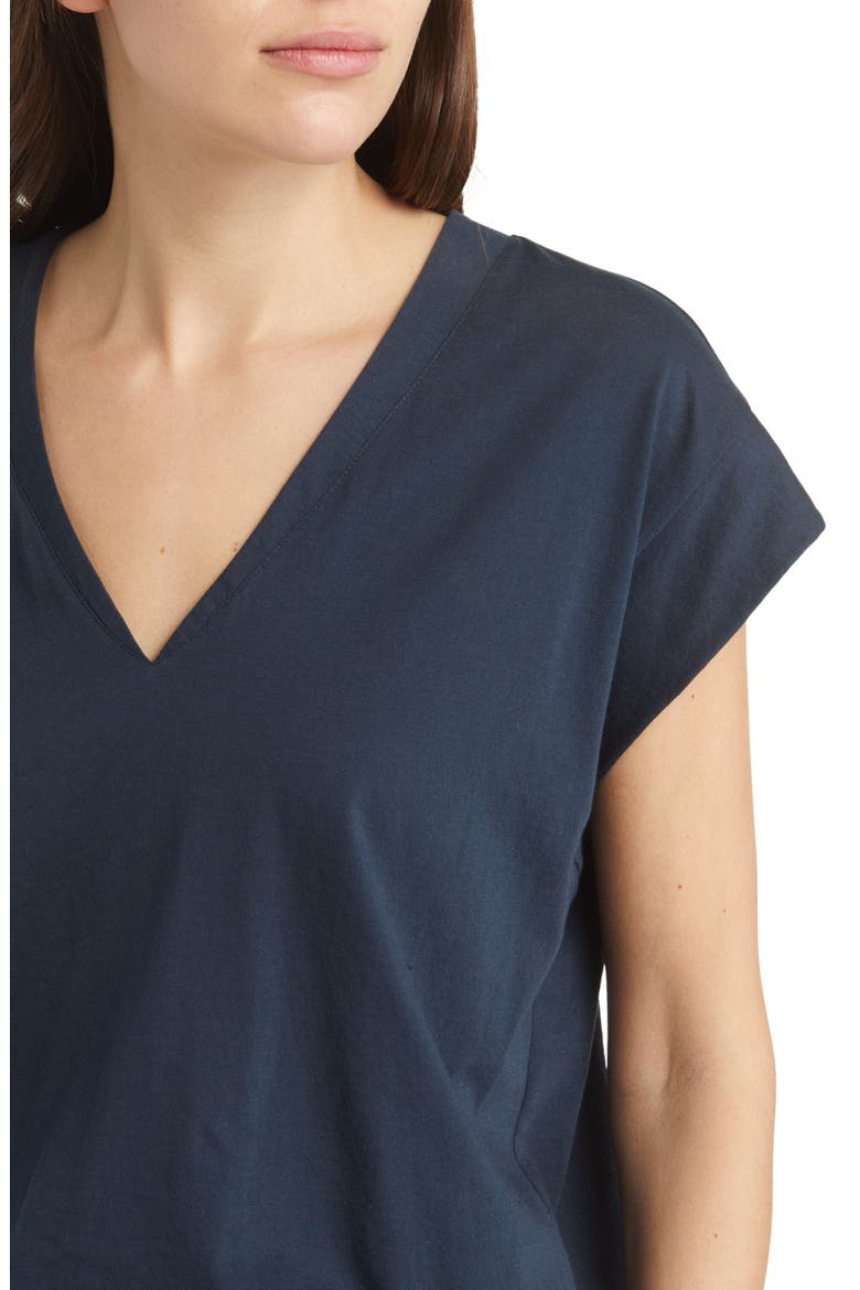 Le Mid Rise V-Neck T-Shirt, Alternate, color, NAVY