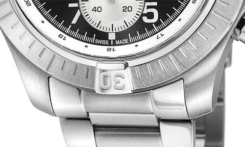 Gv2 T38 Bracelet Watch, 45mm In Stainless Steel
