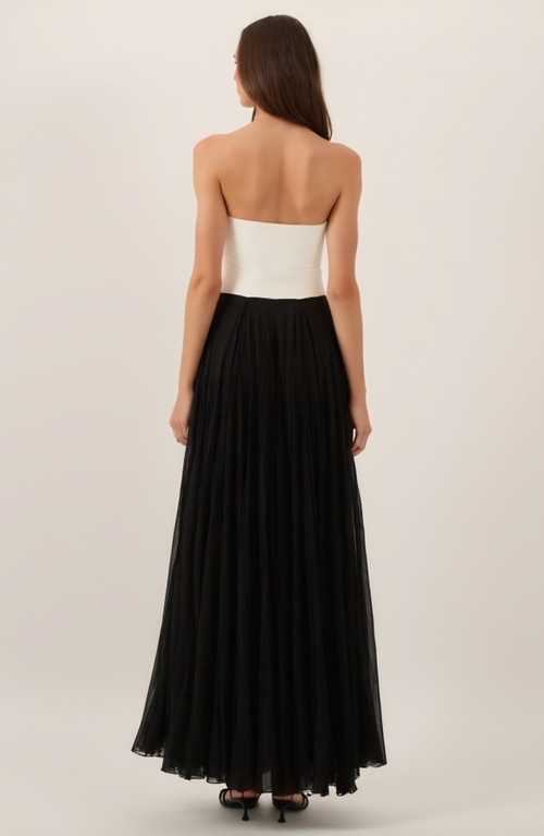 Modenaire Strapless Two-tone Gown With Fitted Bodice And Tulle Skirt In Black