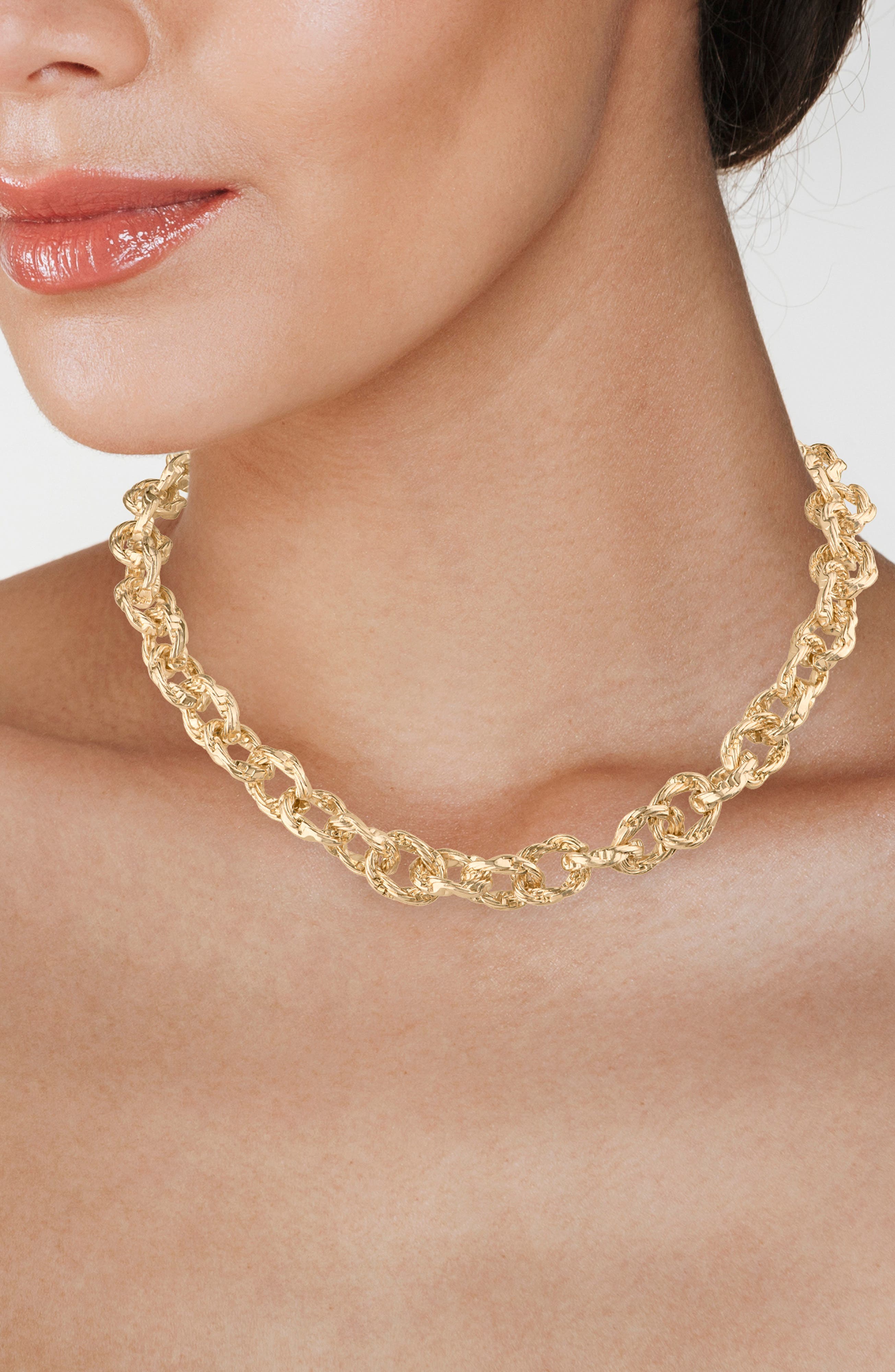 Textured Twisted Oval Link Necklace