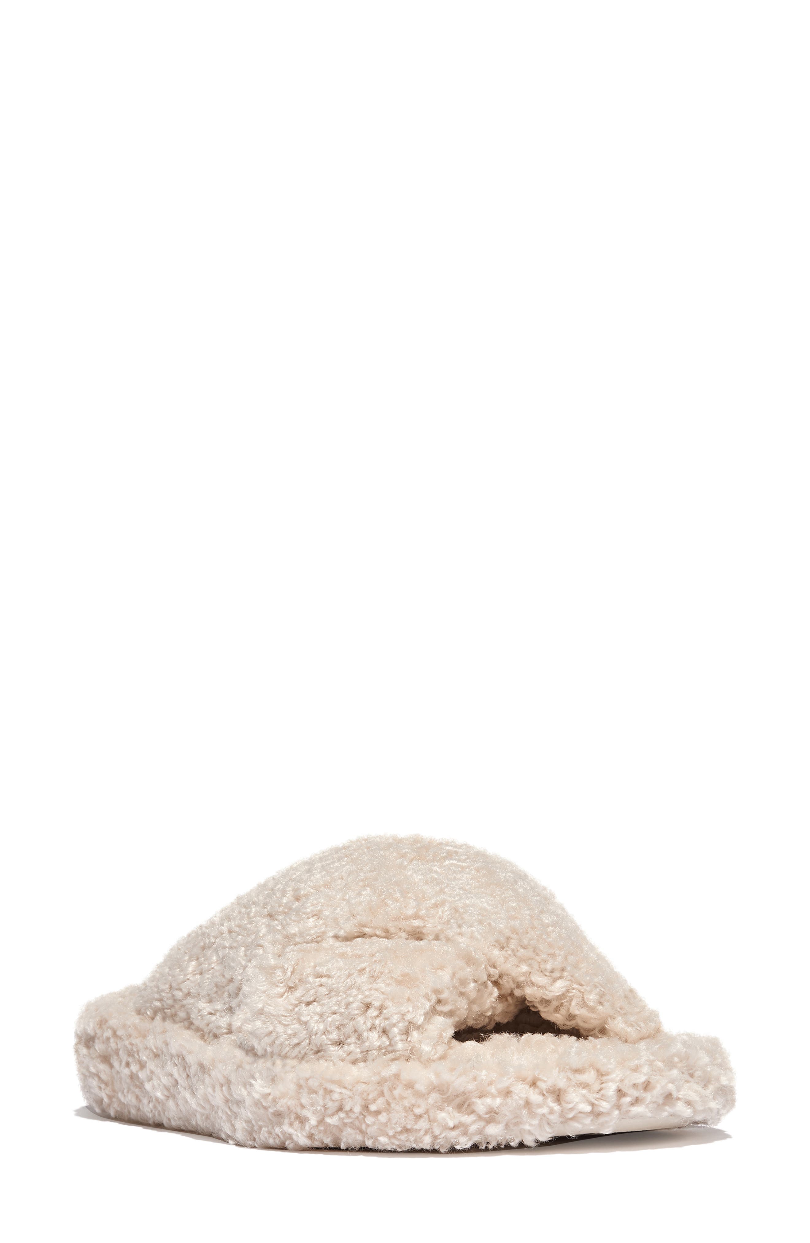 FitFlop iQushion High Pile Fleece Slipper in Milk Ice 