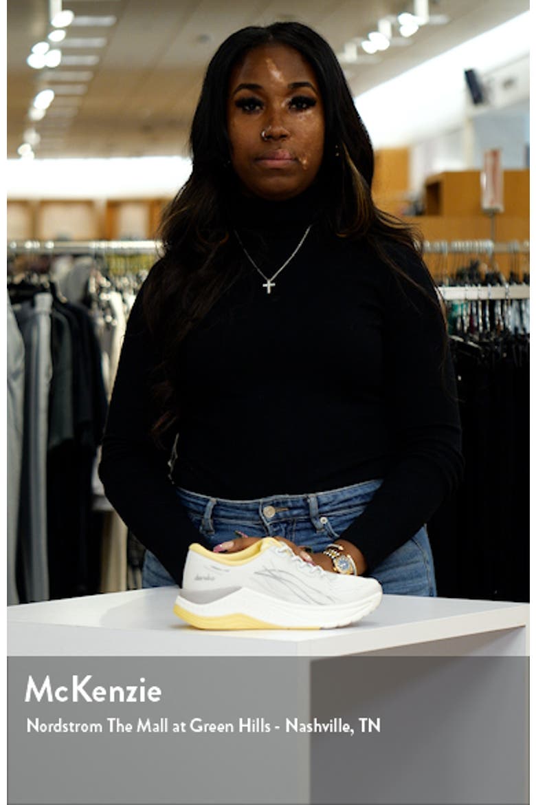 Pace Sneaker video