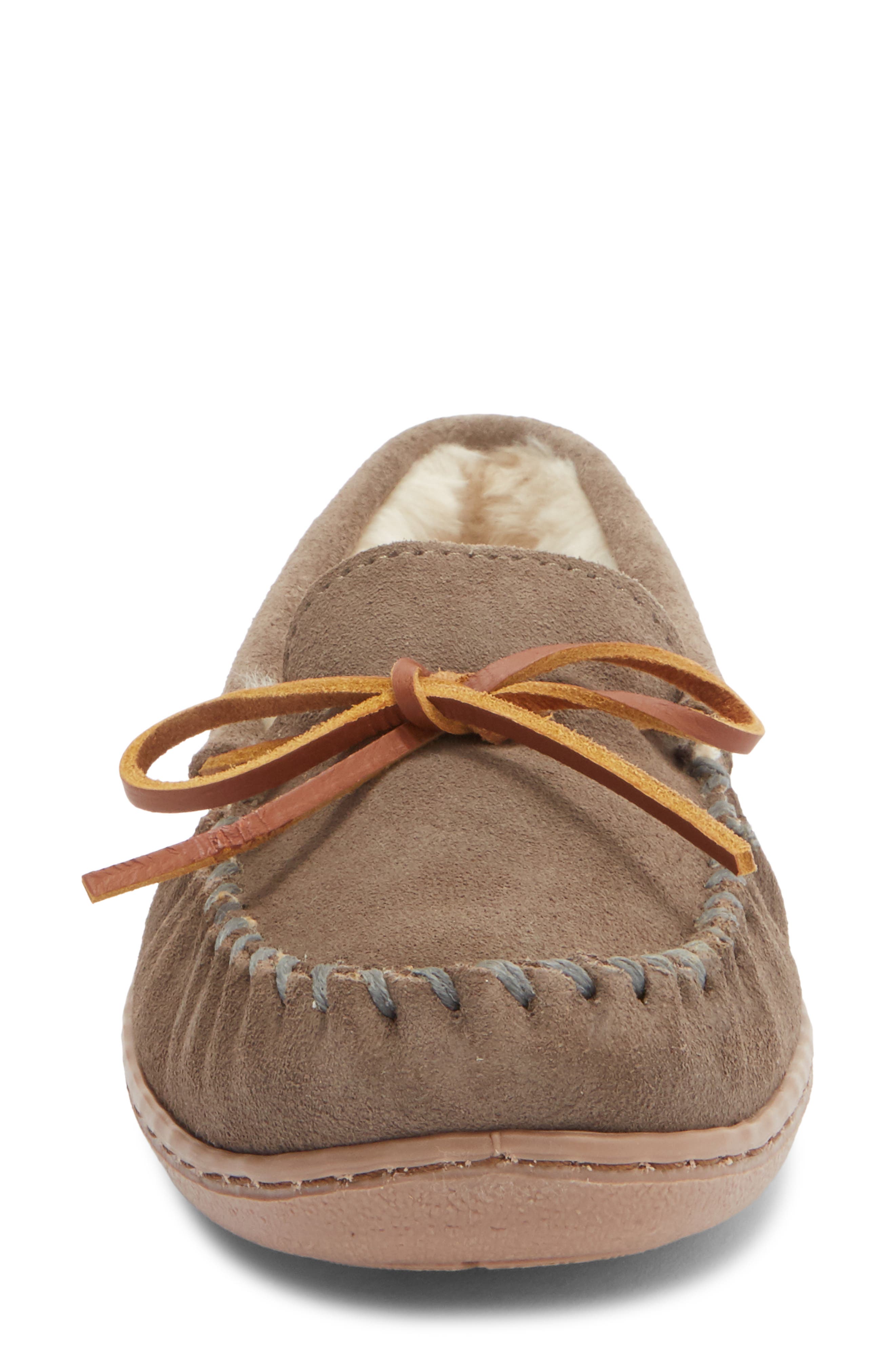 Minnetonka Suede Faux Fur Slipper, Alternate, color, Gray