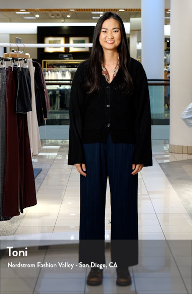 Odelia Crop Cardigan, sales video thumbnail