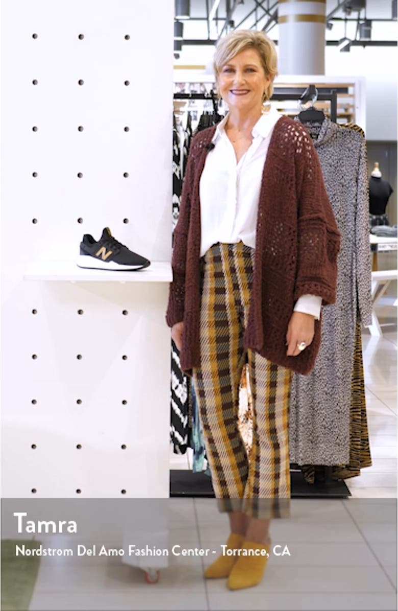 247 Sneaker, sales video thumbnail