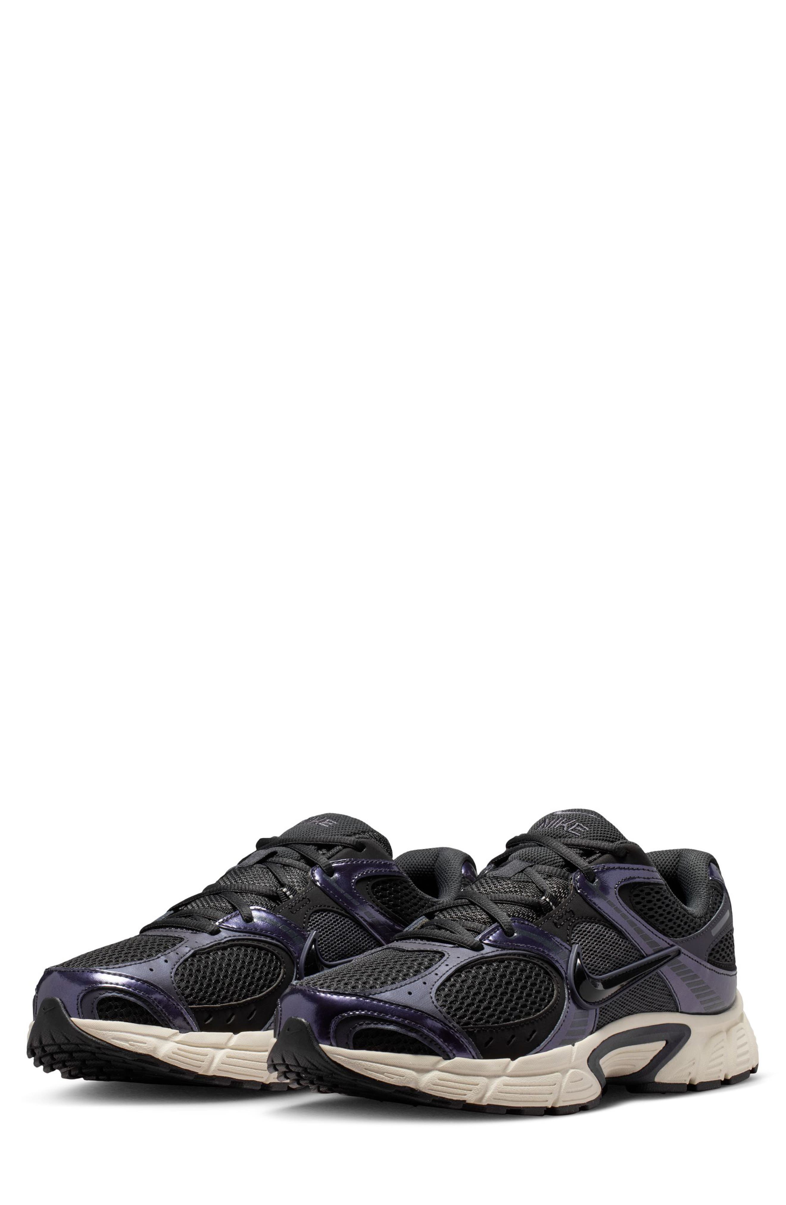 Nike V5 RNR Sneaker