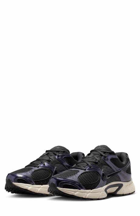 Nike V5 RNR Sneaker