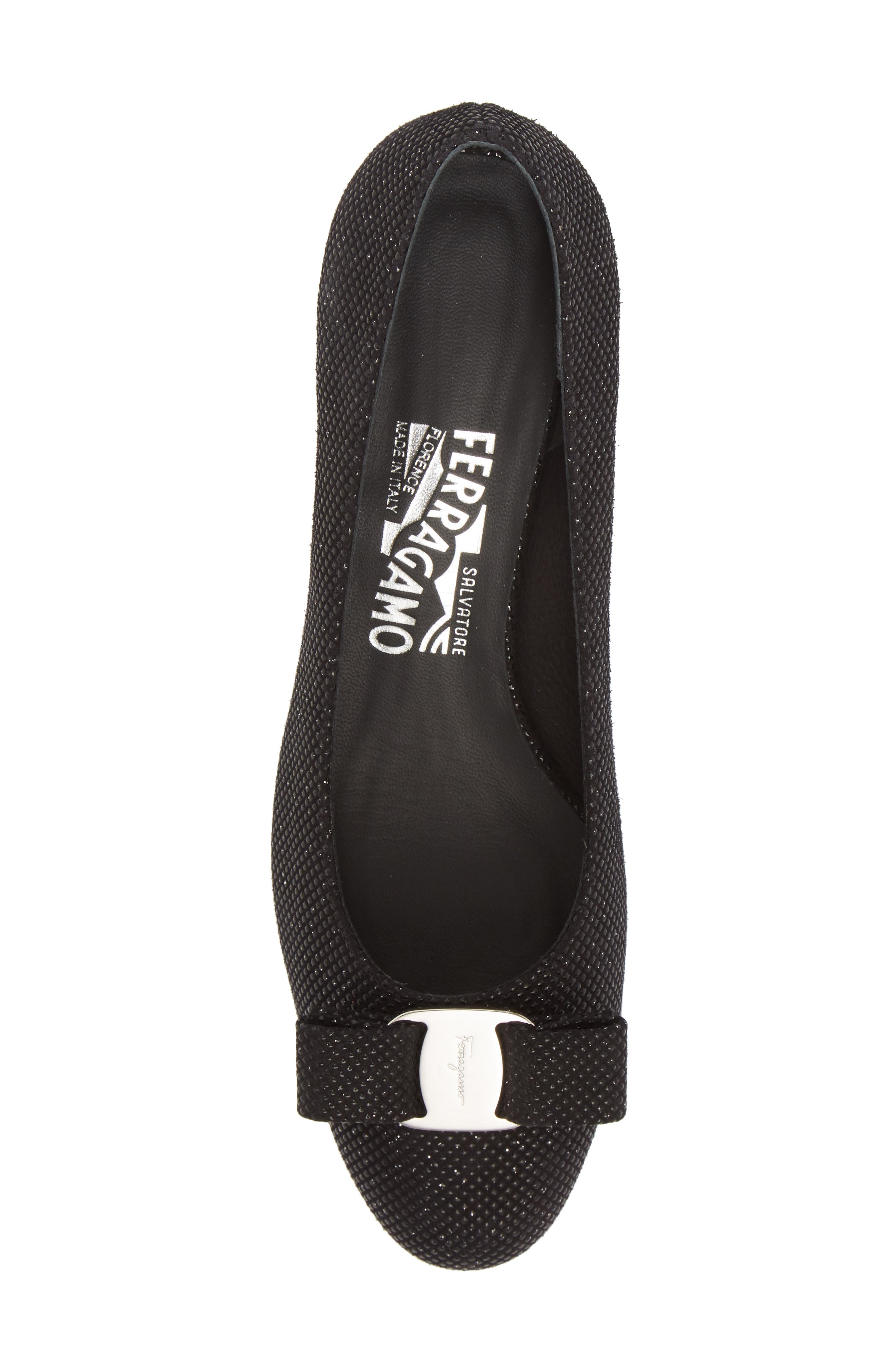 Salvatore Ferragamo Vara Glitter Pump, Alternate, color, BLACK