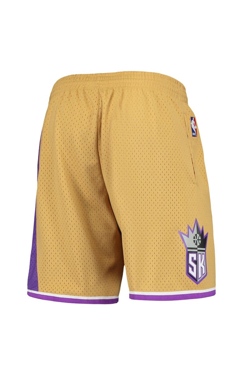 Mitchell & Ness Men's Mitchell & Ness Gold Sacramento Kings 2005-06 Hardwood Classics Swingman Shorts, Alternate, color, 