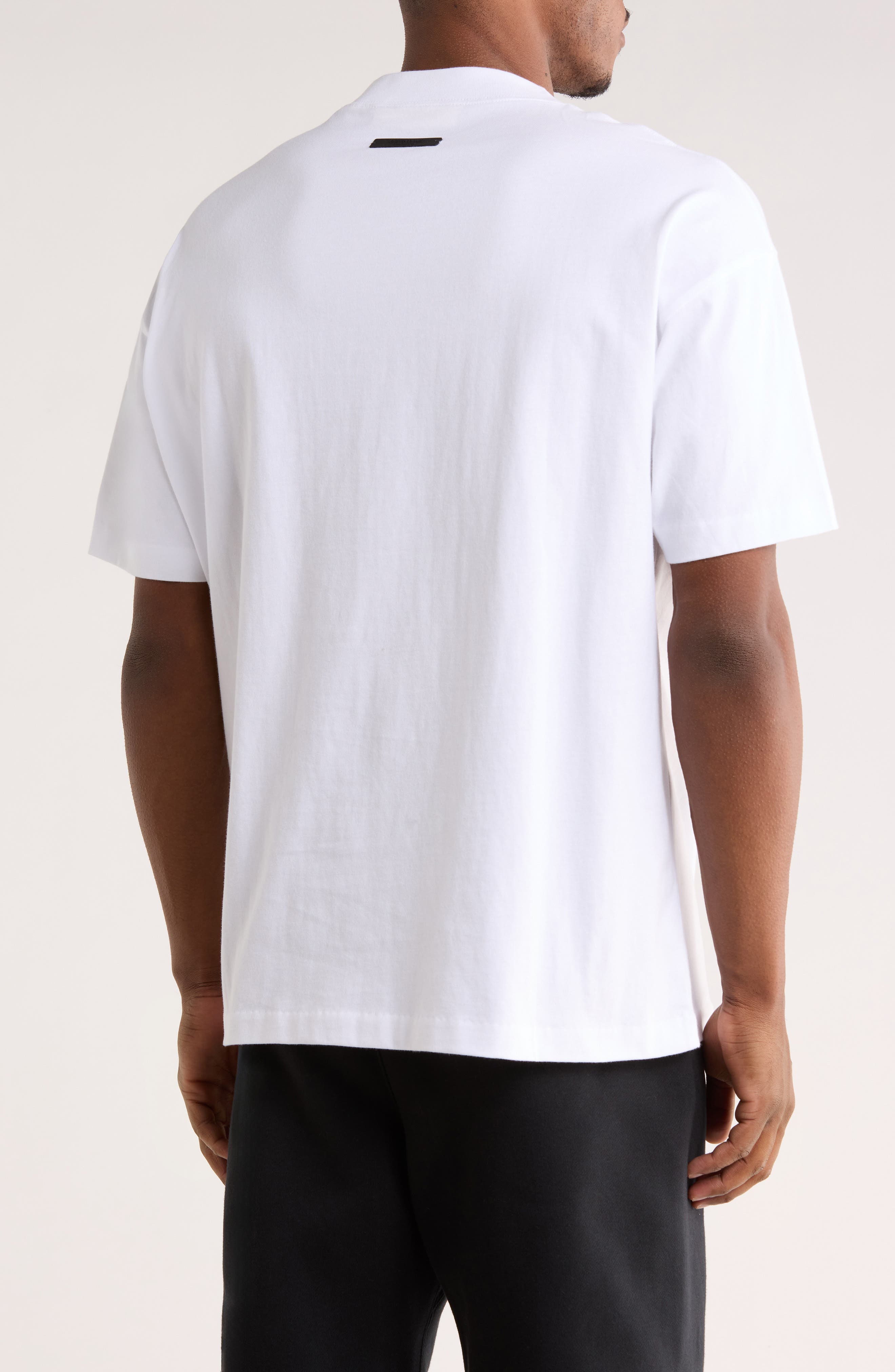 Мужские Fear of God Essentials Classic Fit Logo Graphic T-Shirt — фото 2