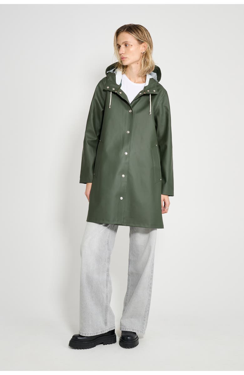 Stutterheim Mosebacke Hooded Long Sleeve Raincoat, Alternate, color, Green