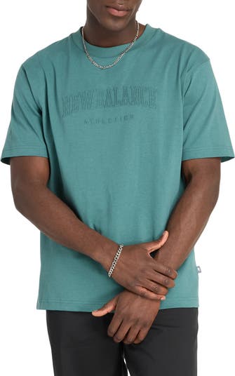 【New Balance】☆お洒落☆Embossed Varsity Jersey T-Shirt New Balance Embossed Varsity Cotton Graphic T-Shirt
