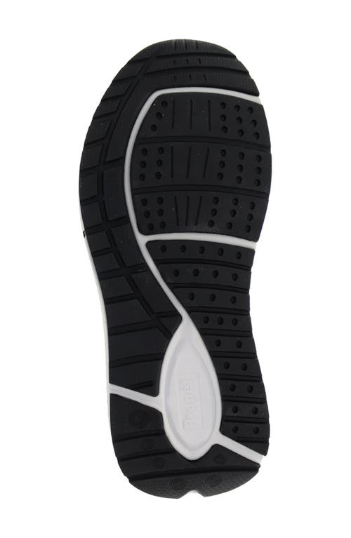 Propét Ultra Sneaker In All White