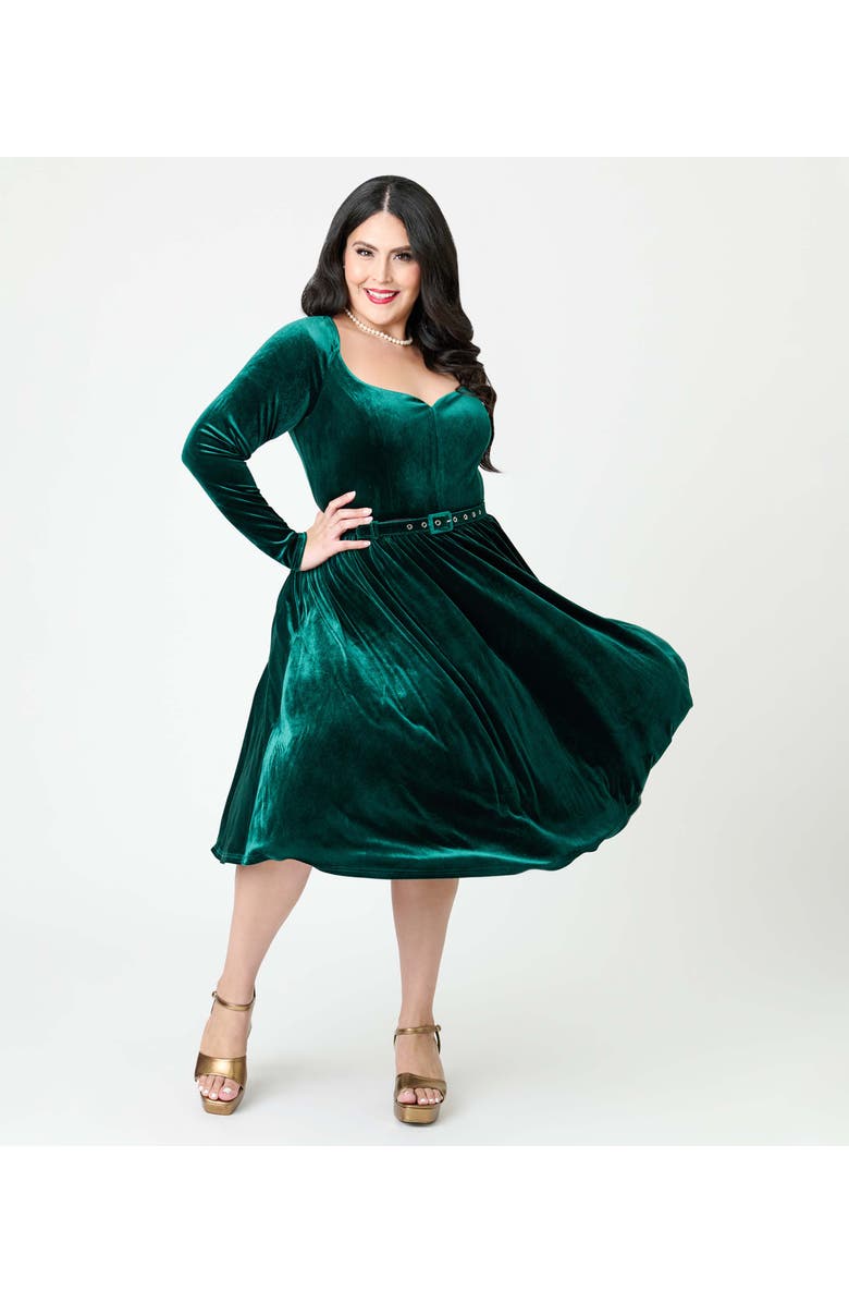 Unique Vintage Plus Size Long Sleeve Sweetheart Velvet Swing Dress, Main, color, Emerald