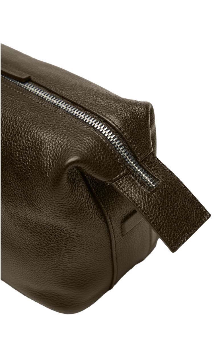 Want Les Essentiels Kenyatta Pebble Grained Leather Toiletry Bag, Alternate, color, Black