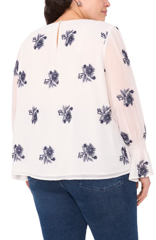 Cece Smocked Cuff Top In New Ivory