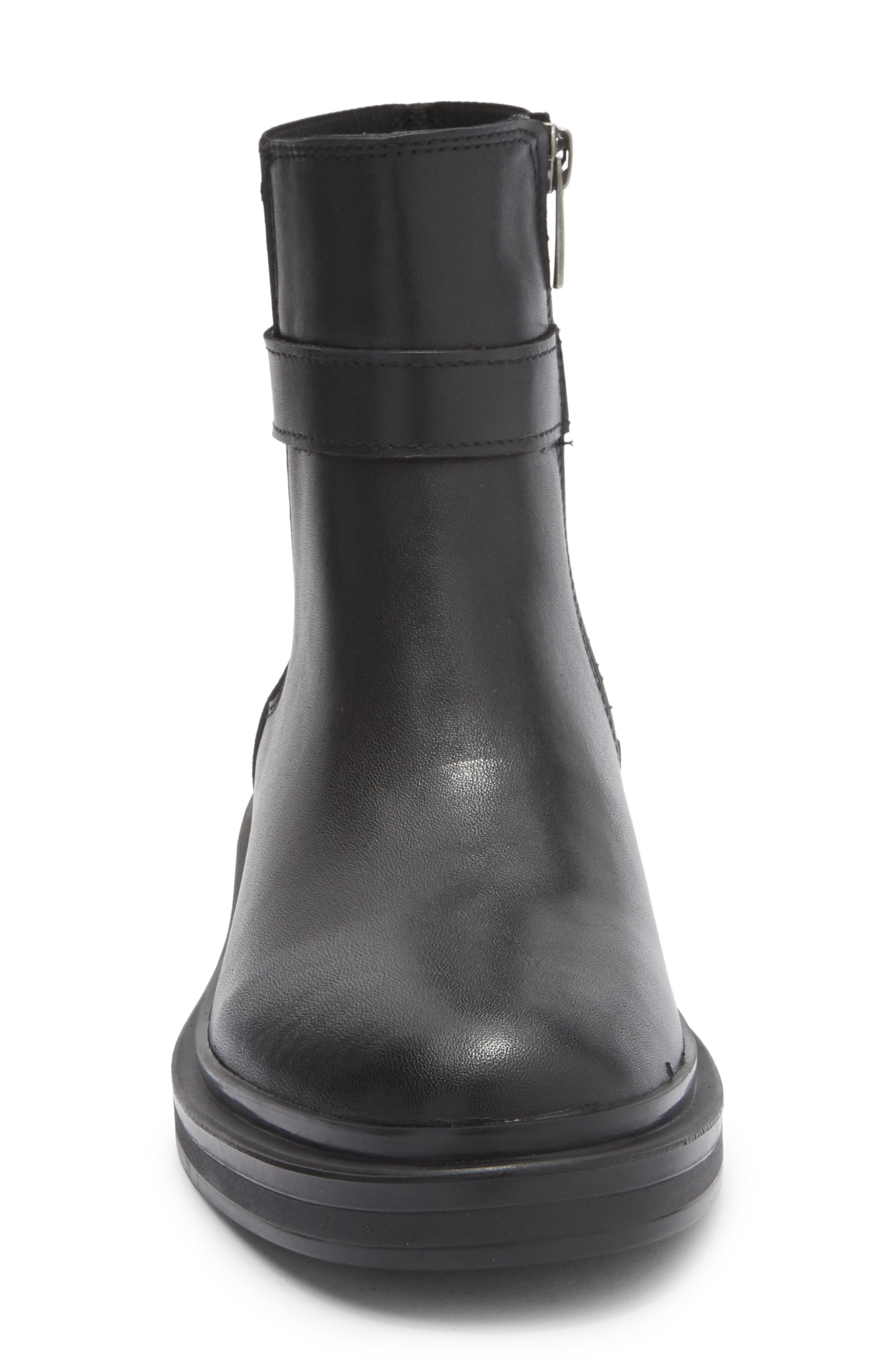 La Canadienne Lily Chelsea Boot, Alternate, color, Black