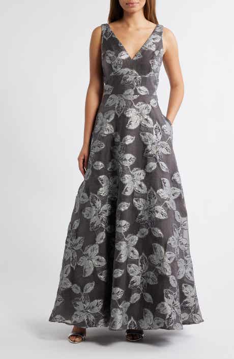 V-Neck Sleeveless Jacquard Ballgown