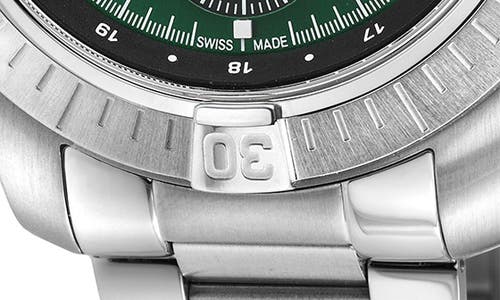 Gv2 T38 Bracelet Watch, 45mm In Stainless Steel/green