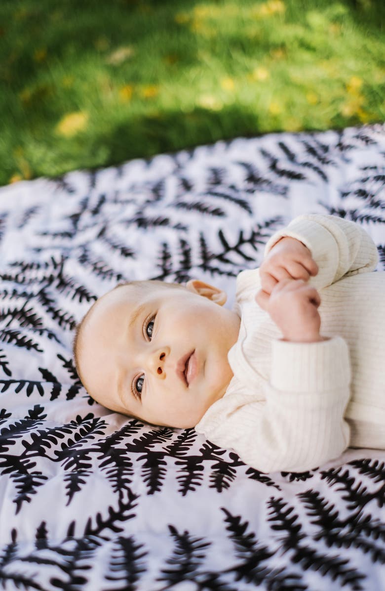 ETTA LOVES Sensory Print Reversible Outdoor Playmat, Alternate, color, Black/ White