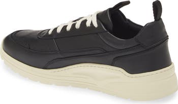 Track 90 Low Top Sneaker