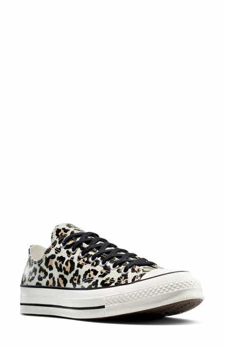 Gender Inclusive Chuck 70 Glow in the Dark Oxford Sneaker