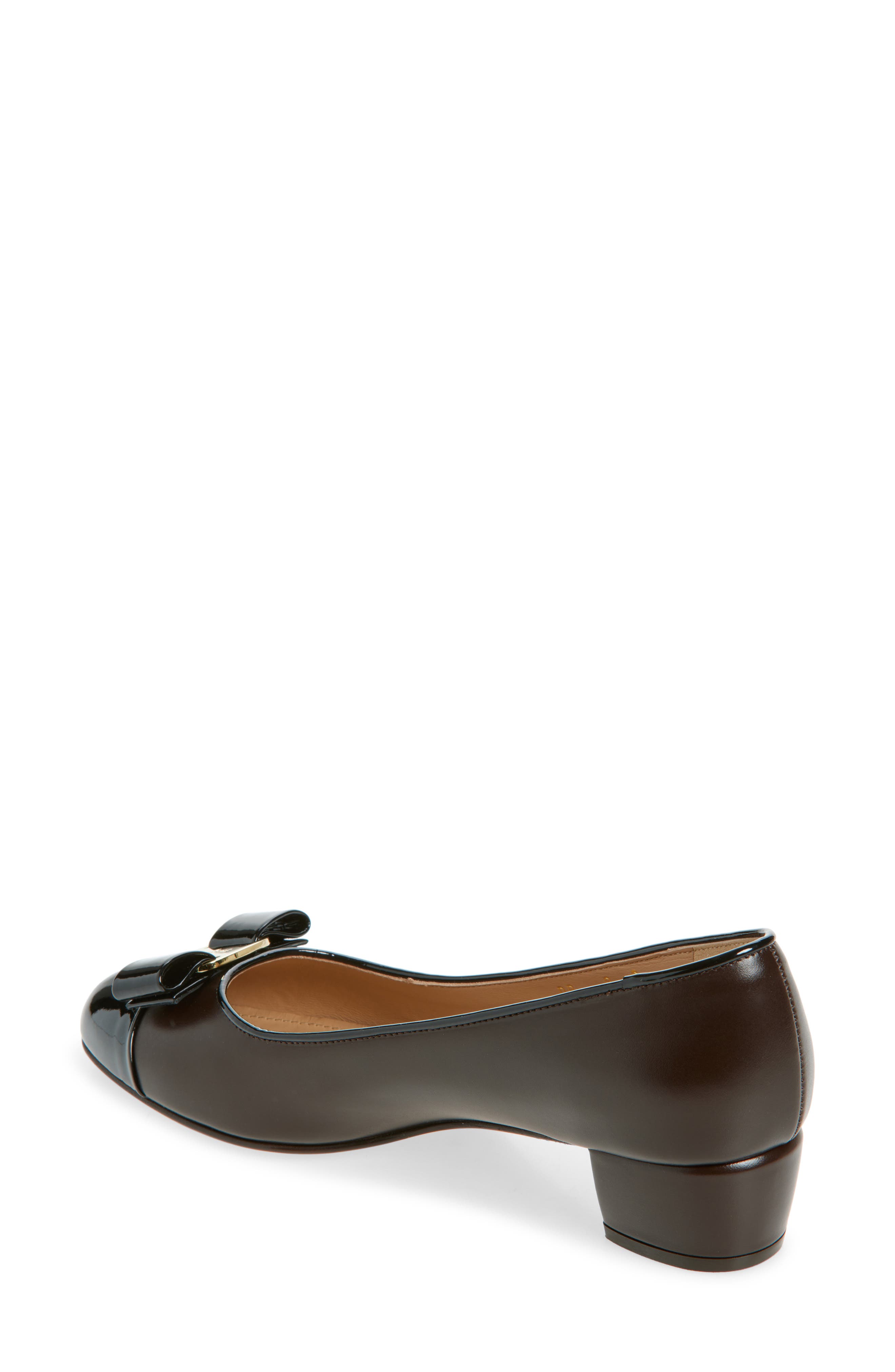 FERRAGAMO Vara Bow Cap Toe Pump, Alternate, color, 