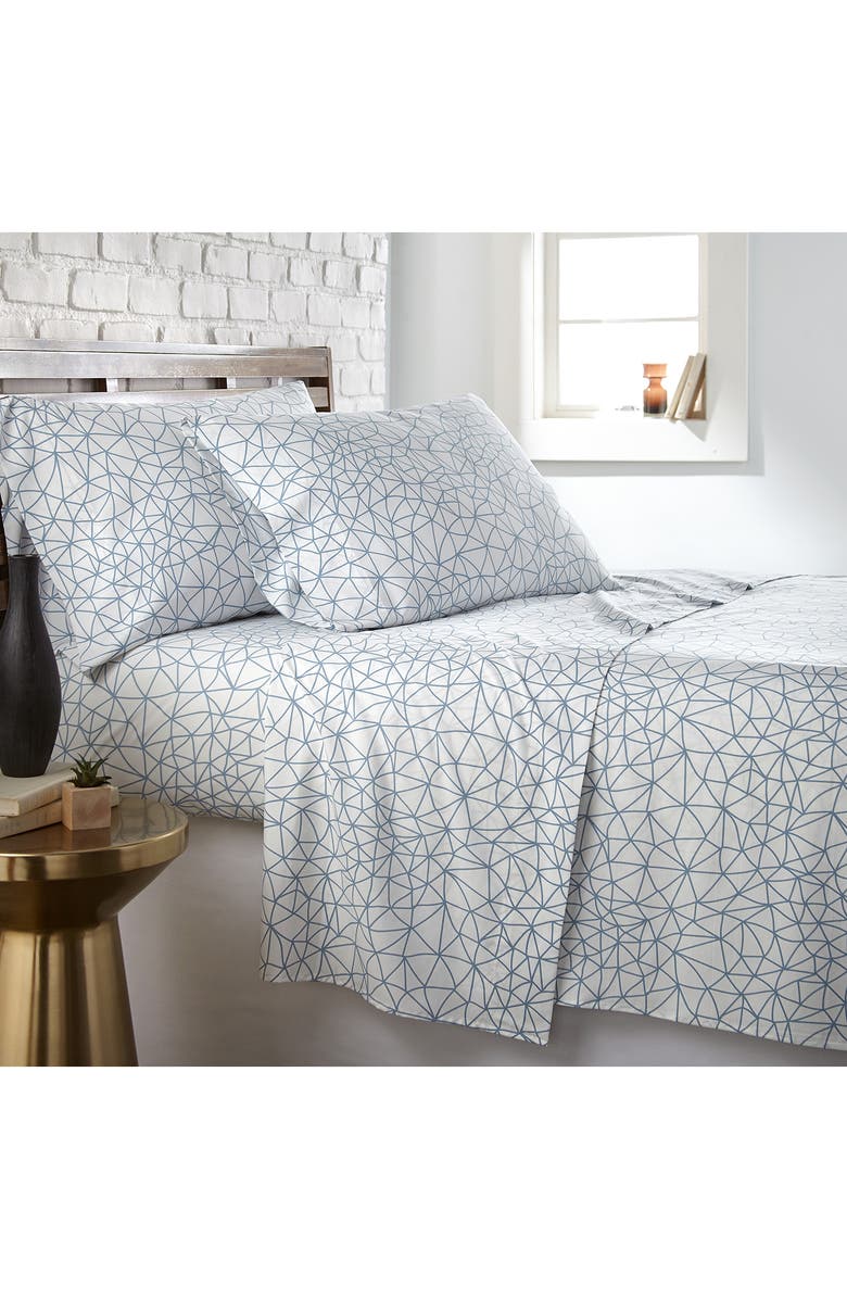 SOUTHSHORE FINE LINENS Queen Sized Modern Printed Sheet Set - Blue /White, Alternate, color, Geometric Maze - While / Blue
