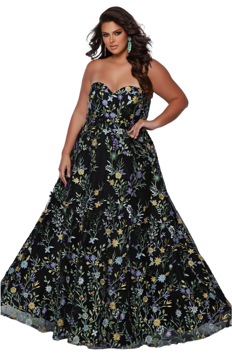 Sydney's Closet Floral Sweetheart Neckline Plus Size A-Line Gown, Main, color, Black Floral