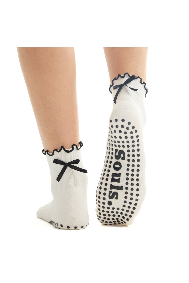 Ruffle Bow Ankle Grip Socks, Alternate, color, Off-White