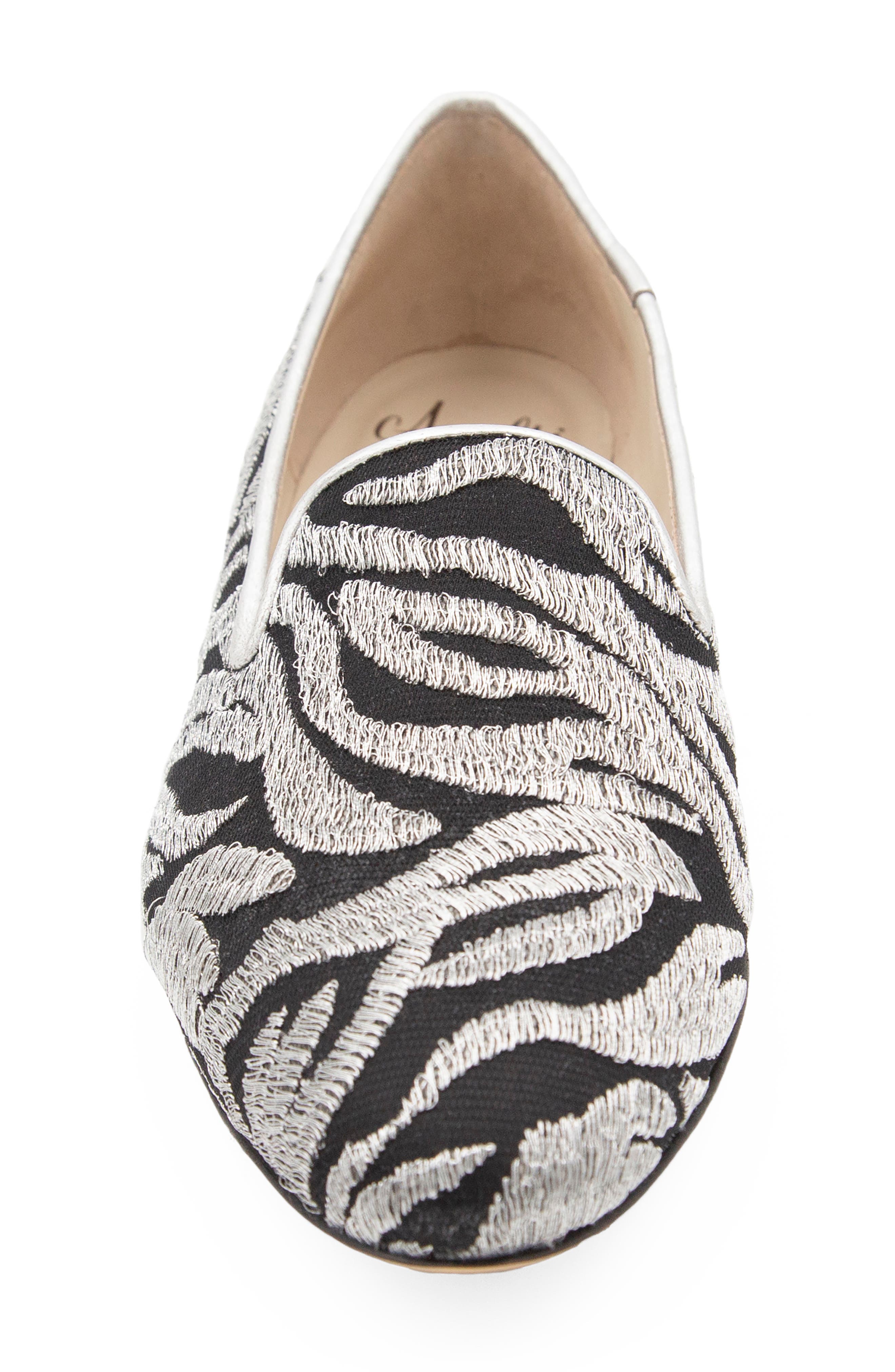 Amalfi by Rangoni Alessandra Embroidered Pump, Alternate, color, 