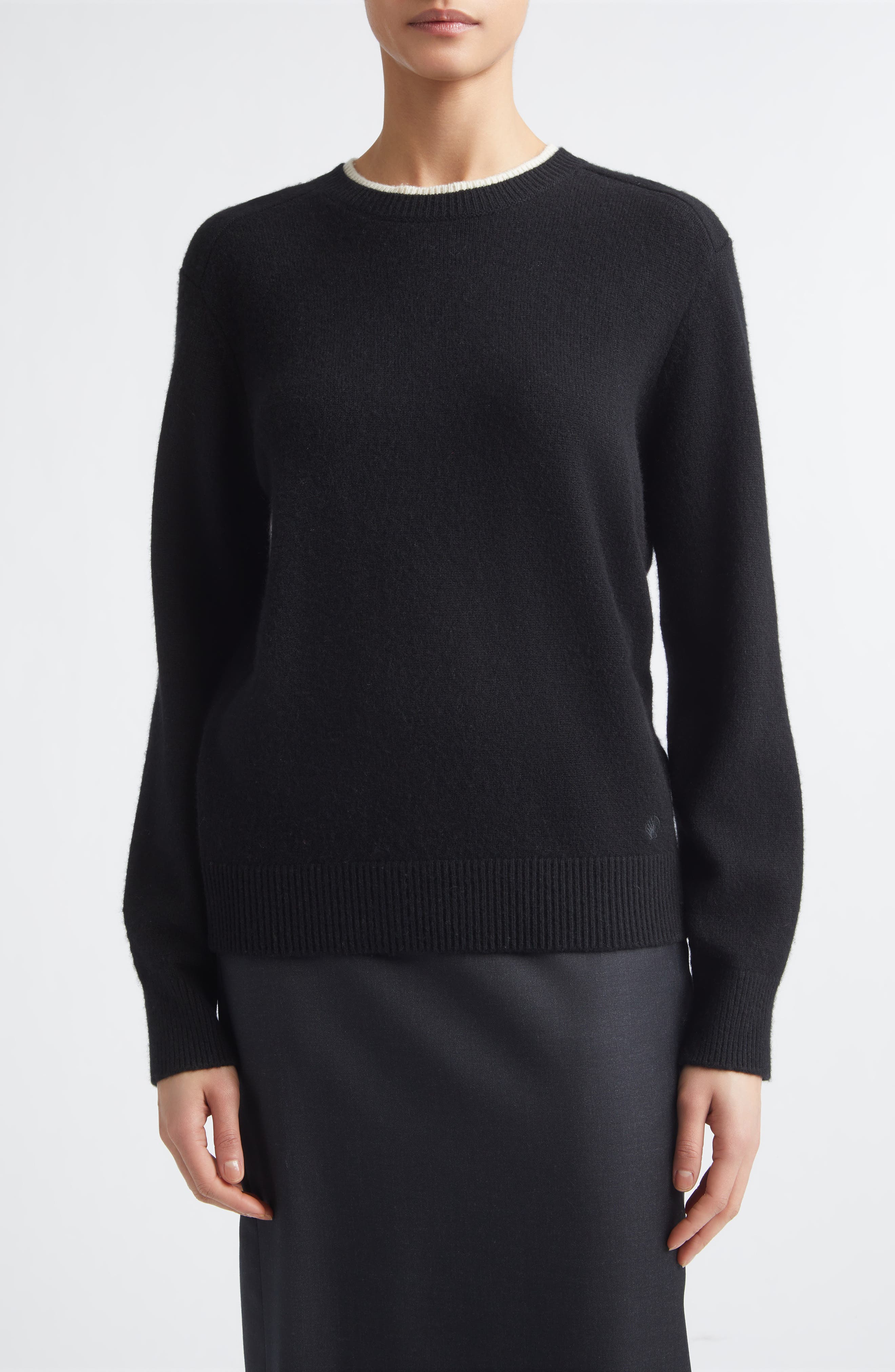 selected BLACK/ IVORY