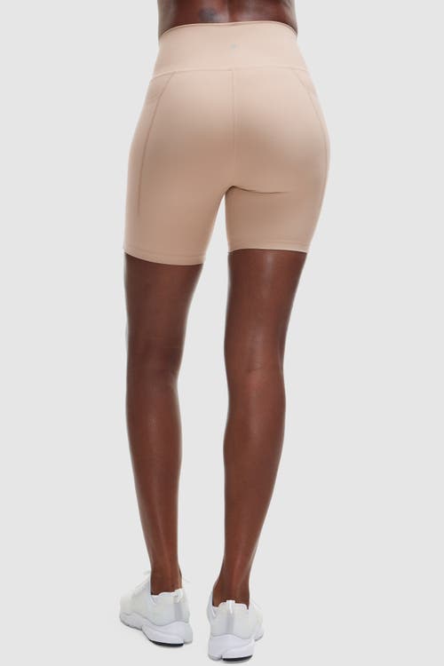 Peloton Cadent 7" High Rise Pocket Bike Short In Taupe
