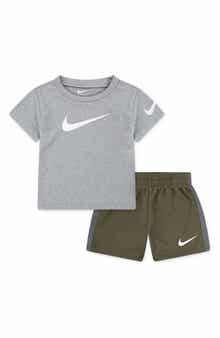 Nike Dri-FIT Swoosh T-Shirt & Shorts Set