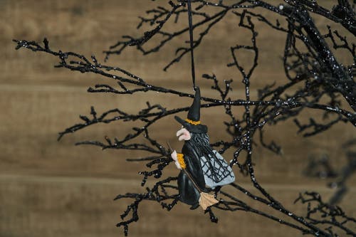 Gallerie Ii Flying Gerdy Witch Gathered Traditions Joe Spencer Halloween Ornament In Black