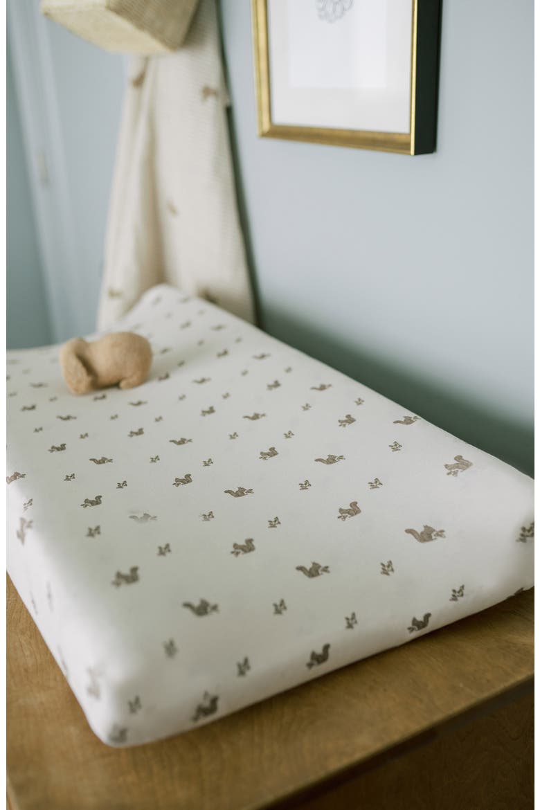 Print Organic Cotton Changing Pad Cover, Alternate, color, SQUIRREL/ EGGSHELL