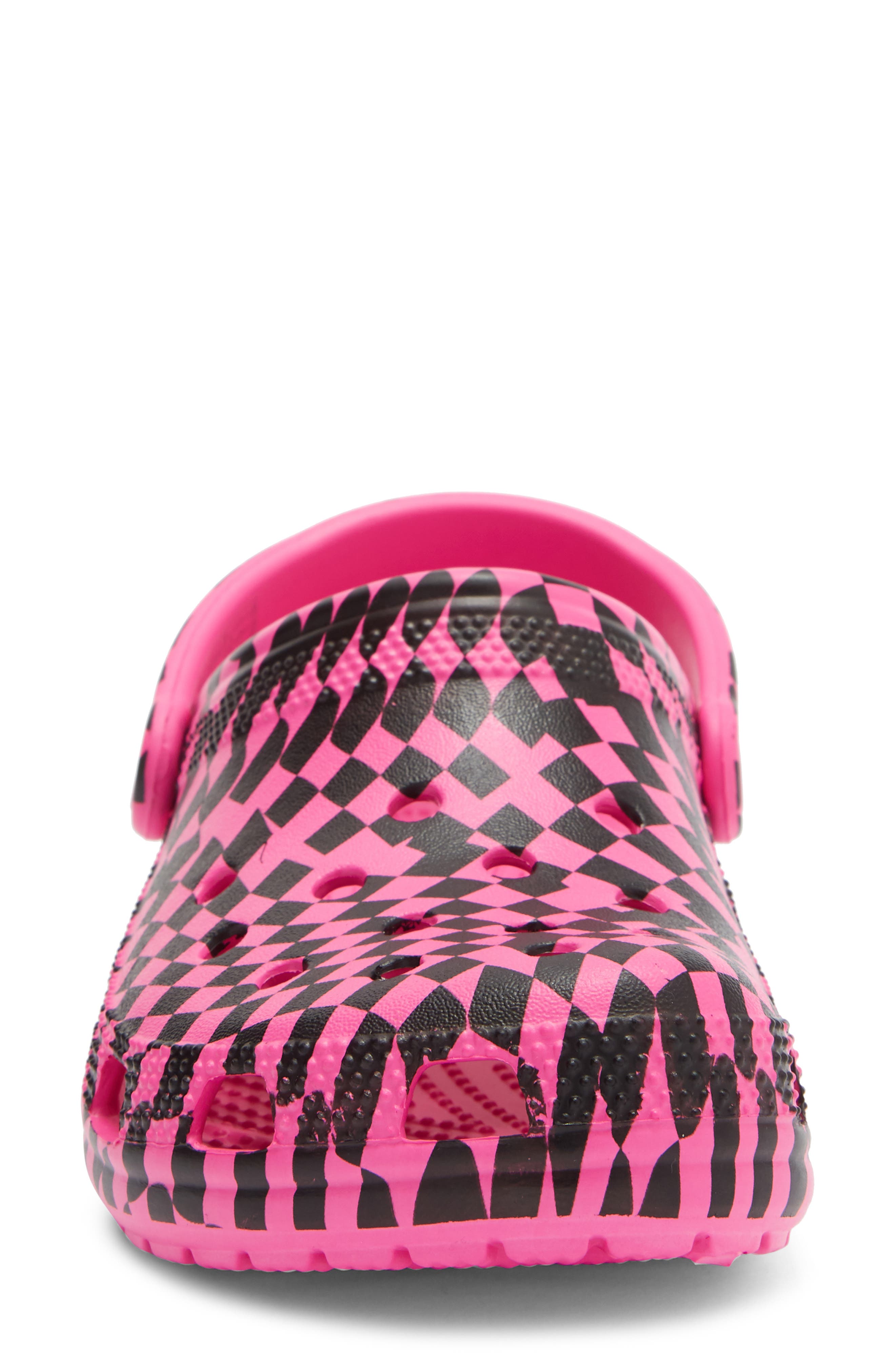 CROCS Classic Warped Checker Clog, Alternate, color, Pink Crush/ Black