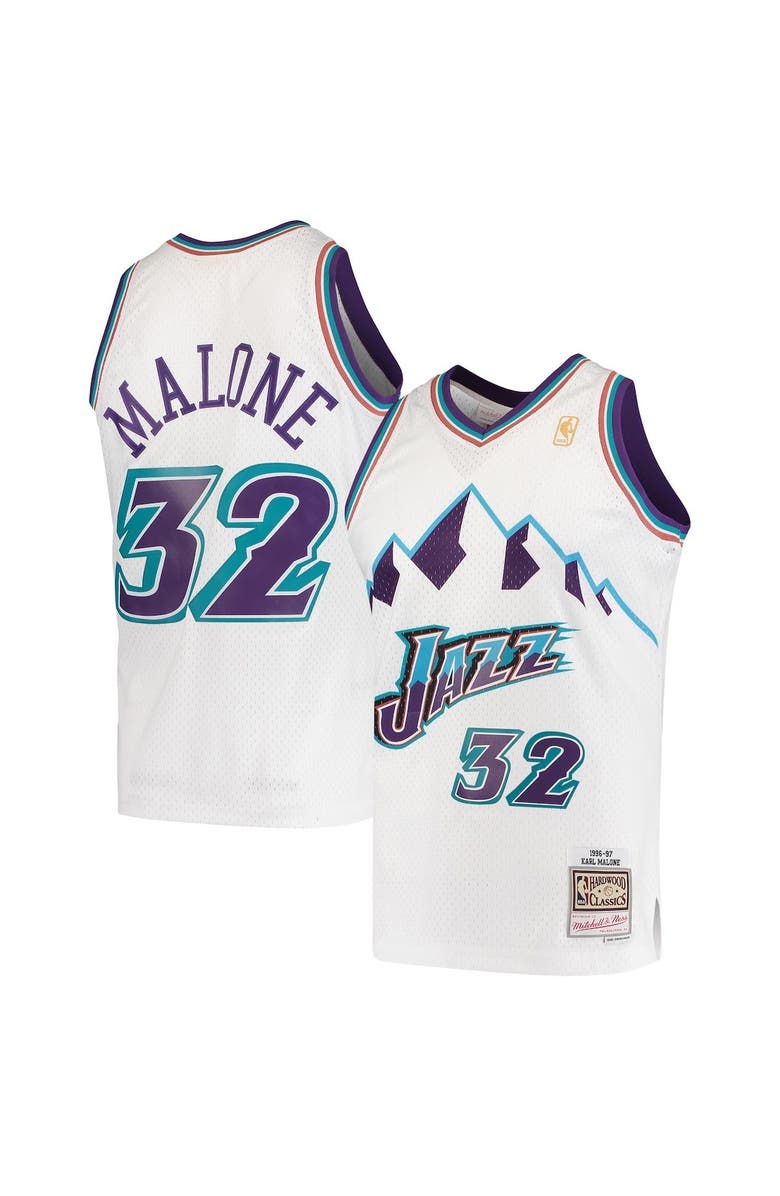 Mitchell & Ness Men's Mitchell & Ness Karl Malone White Utah Jazz 1996/97 Hardwood Classics Swingman Jersey, Main, color, 