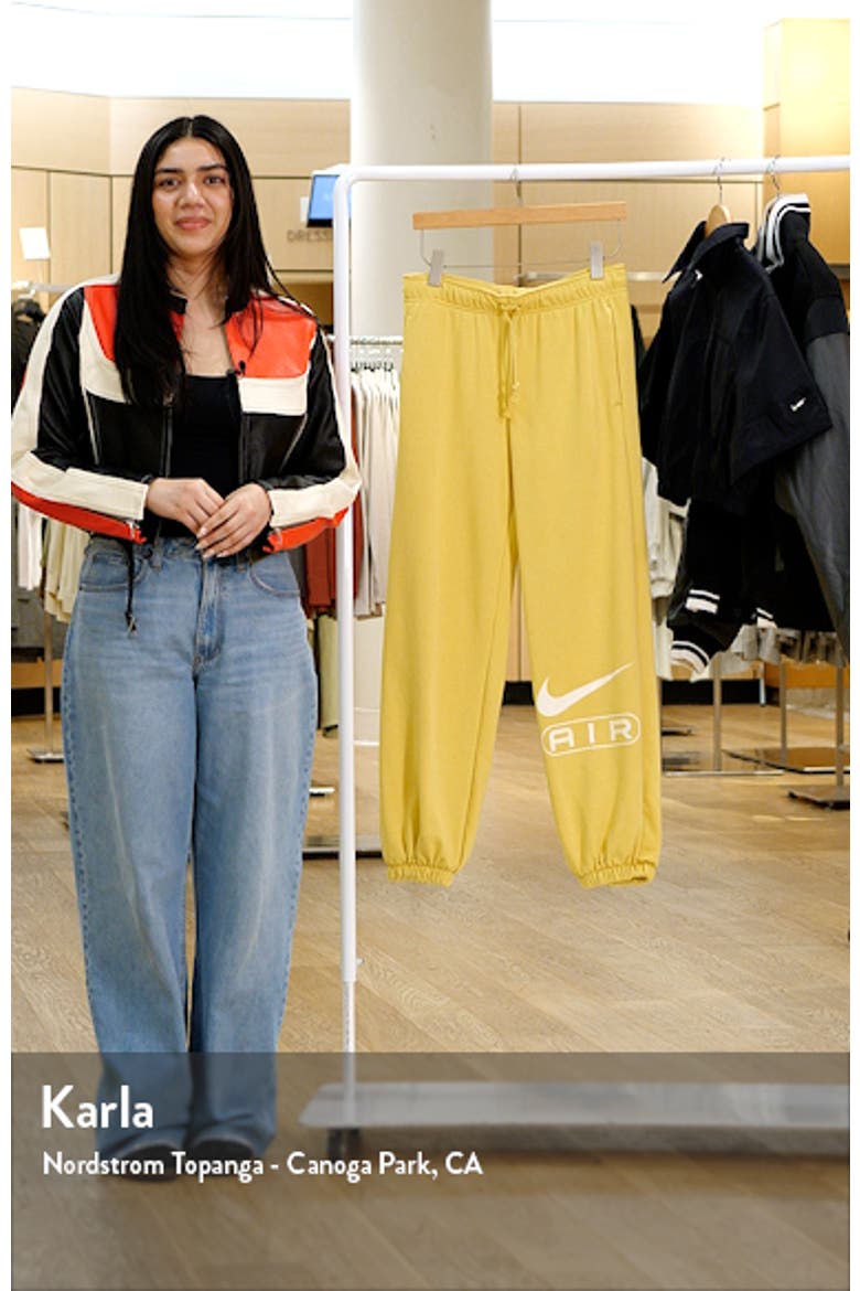 Air Fleece Sweatpants video