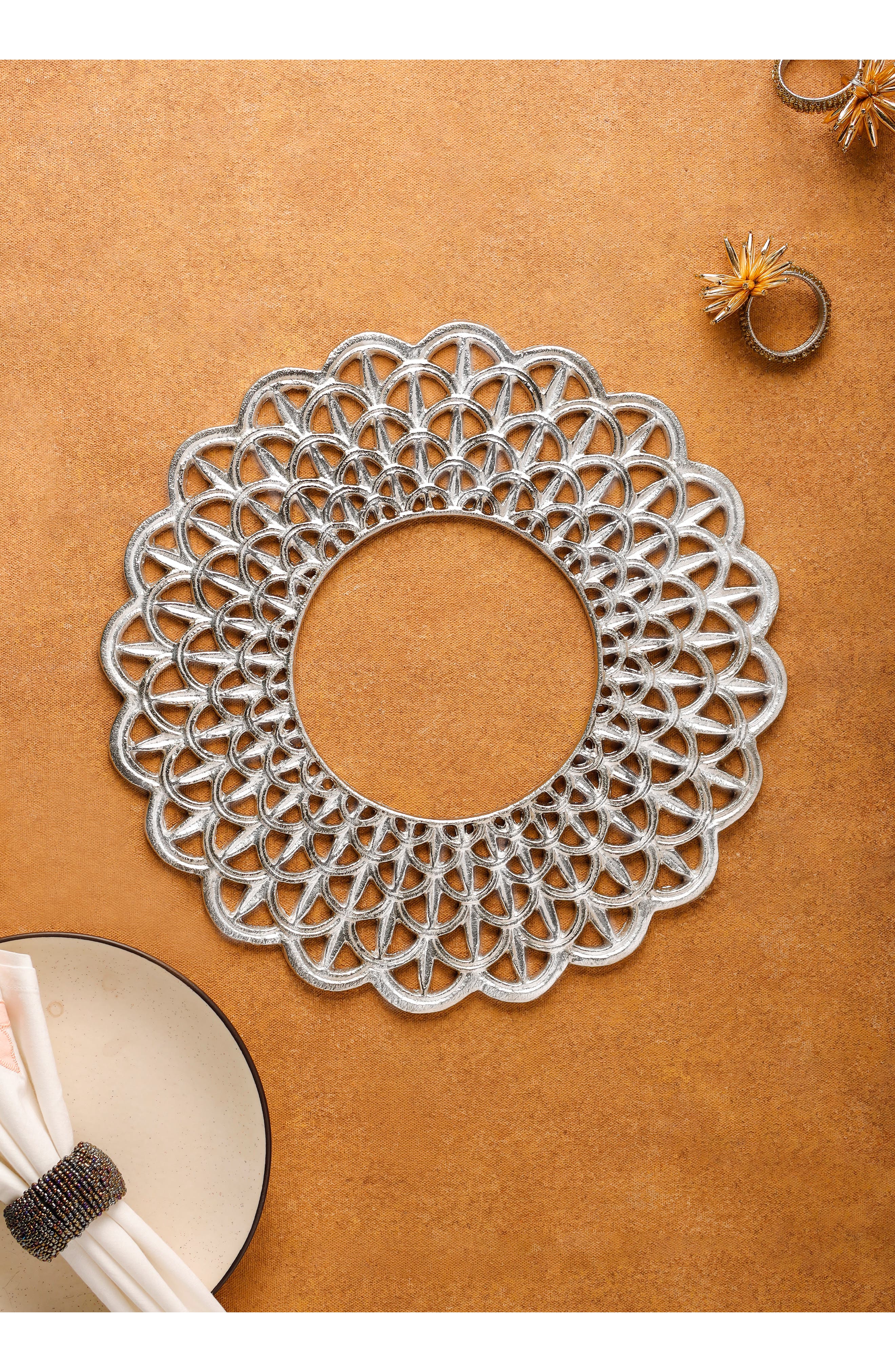Tiramisu Scalloped Lattice Aluminum Charger | Nordstromrack