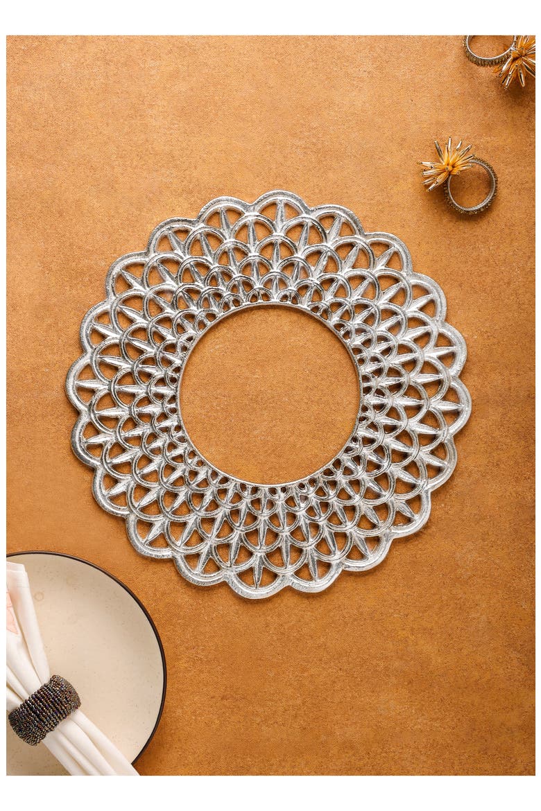 Scalloped Lattice Aluminum Charger, Alternate, color, SILVER