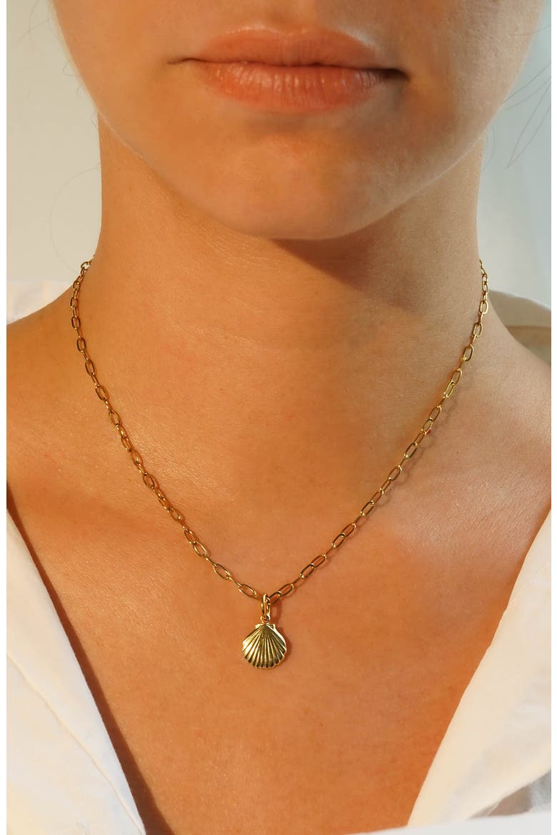 Shell Charm, Alternate, color, GOLD