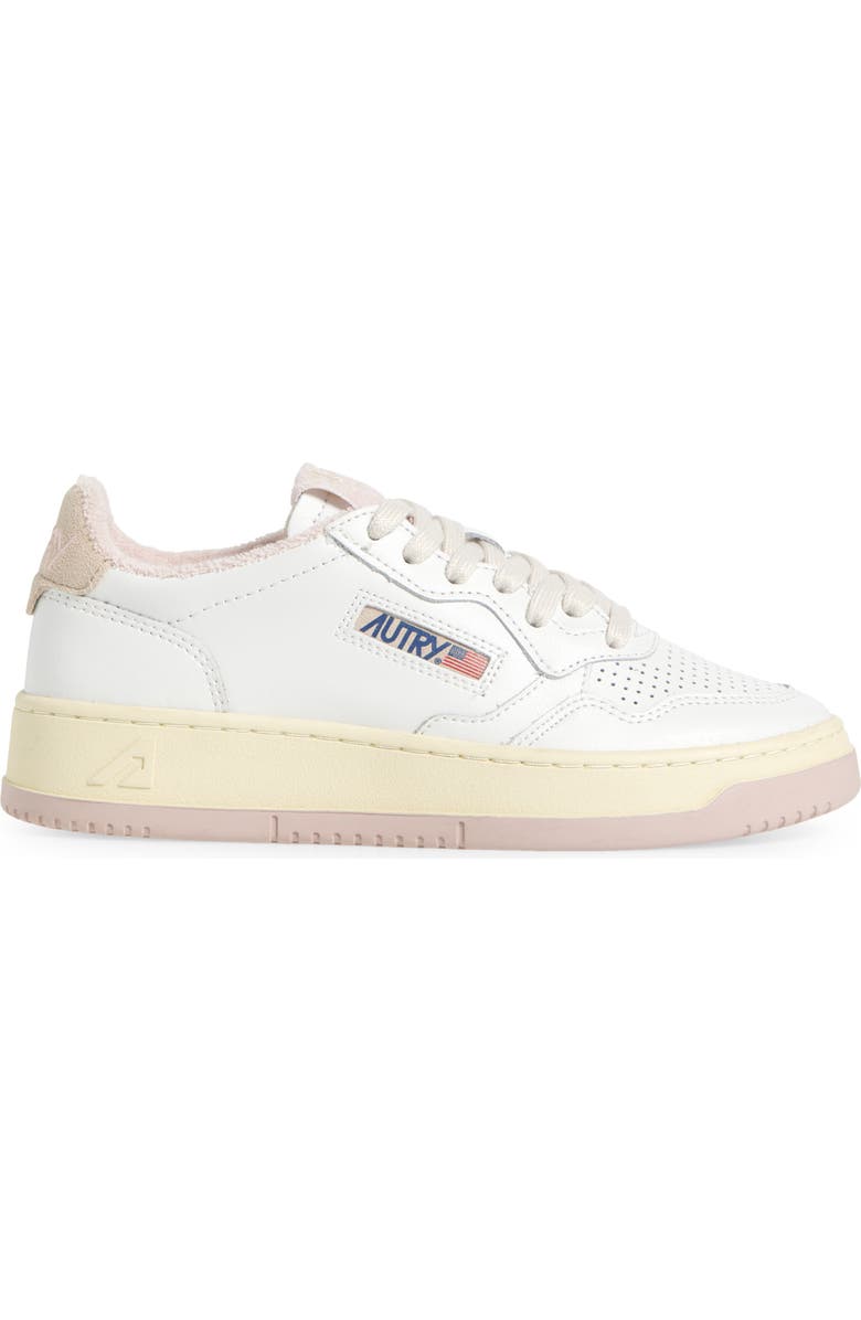 AUTRY Medalist Low Sneaker, Alternate, color, White/ Pink