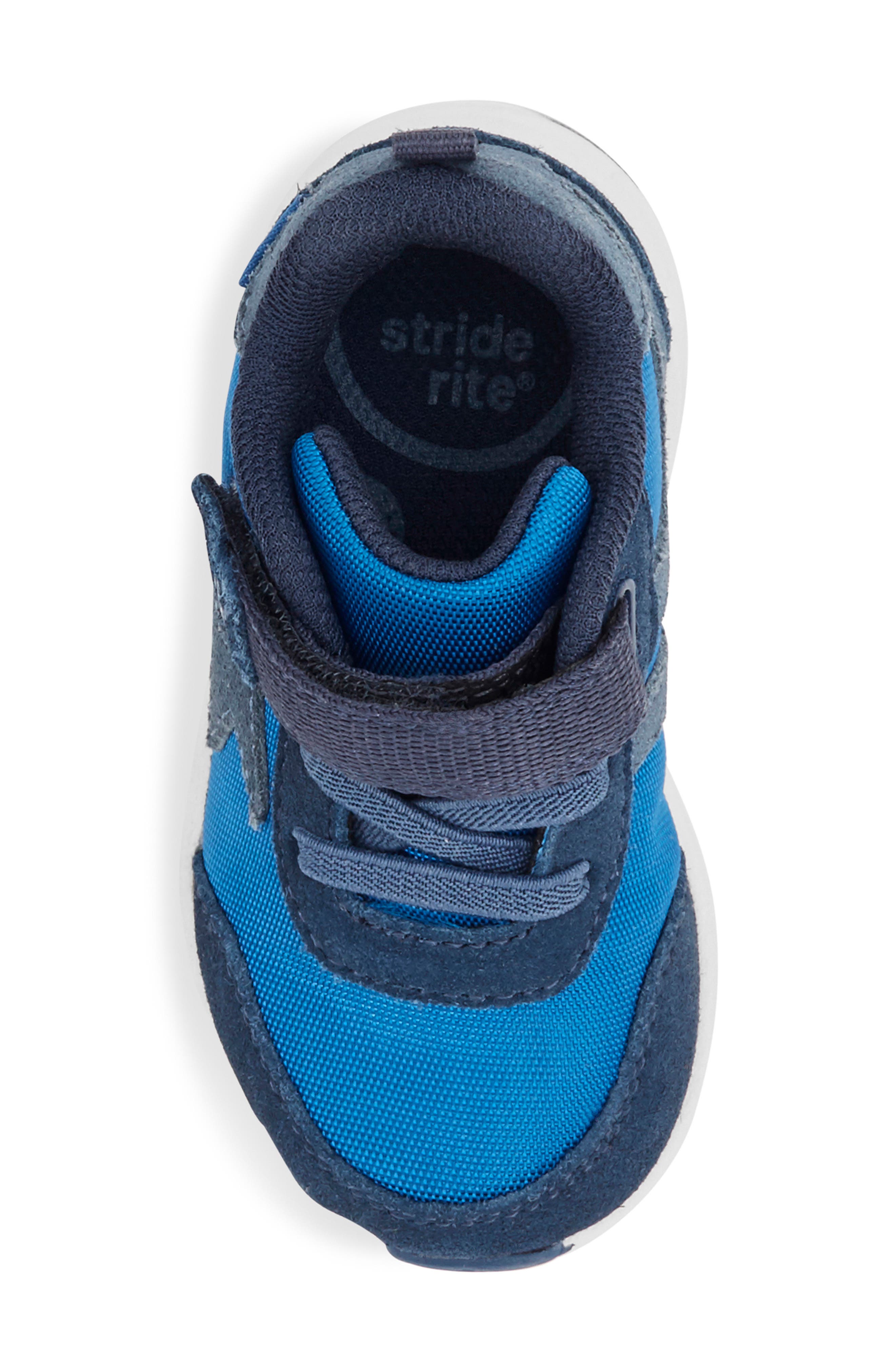 Stride Rite Kids M2P Zips Runner Sneaker, Alternate, color, 
