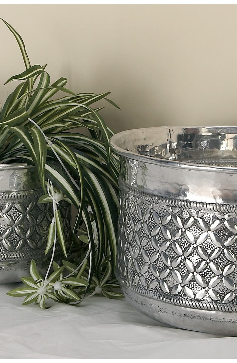 WILLOW ROW Silver Traditional Round Aluminum Planter - Set of 2, Alternate, color, 