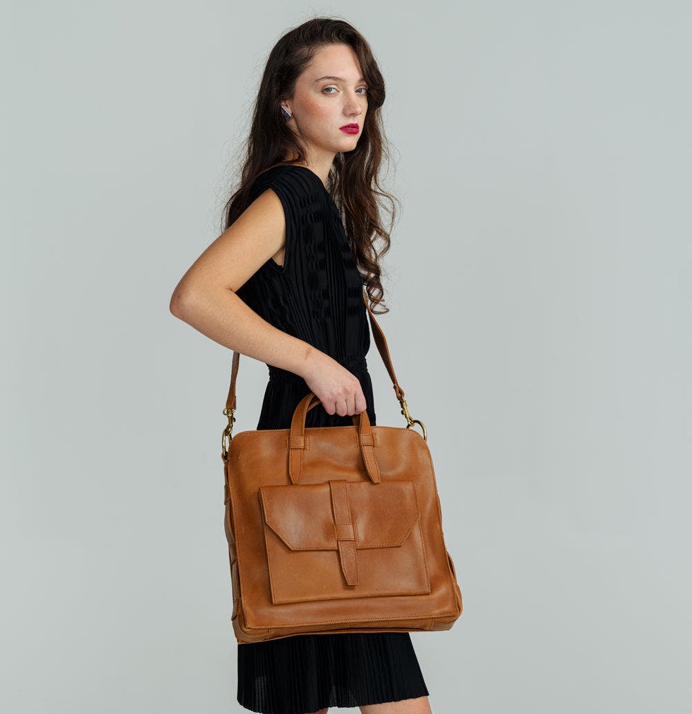Barton Messenger, Alternate, color, Cuoio
