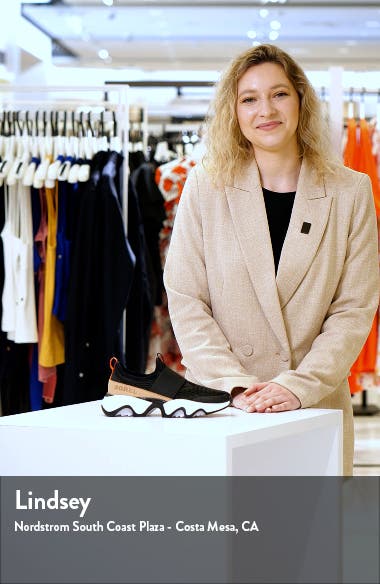 sorel women's kinetic impact strap sneaker