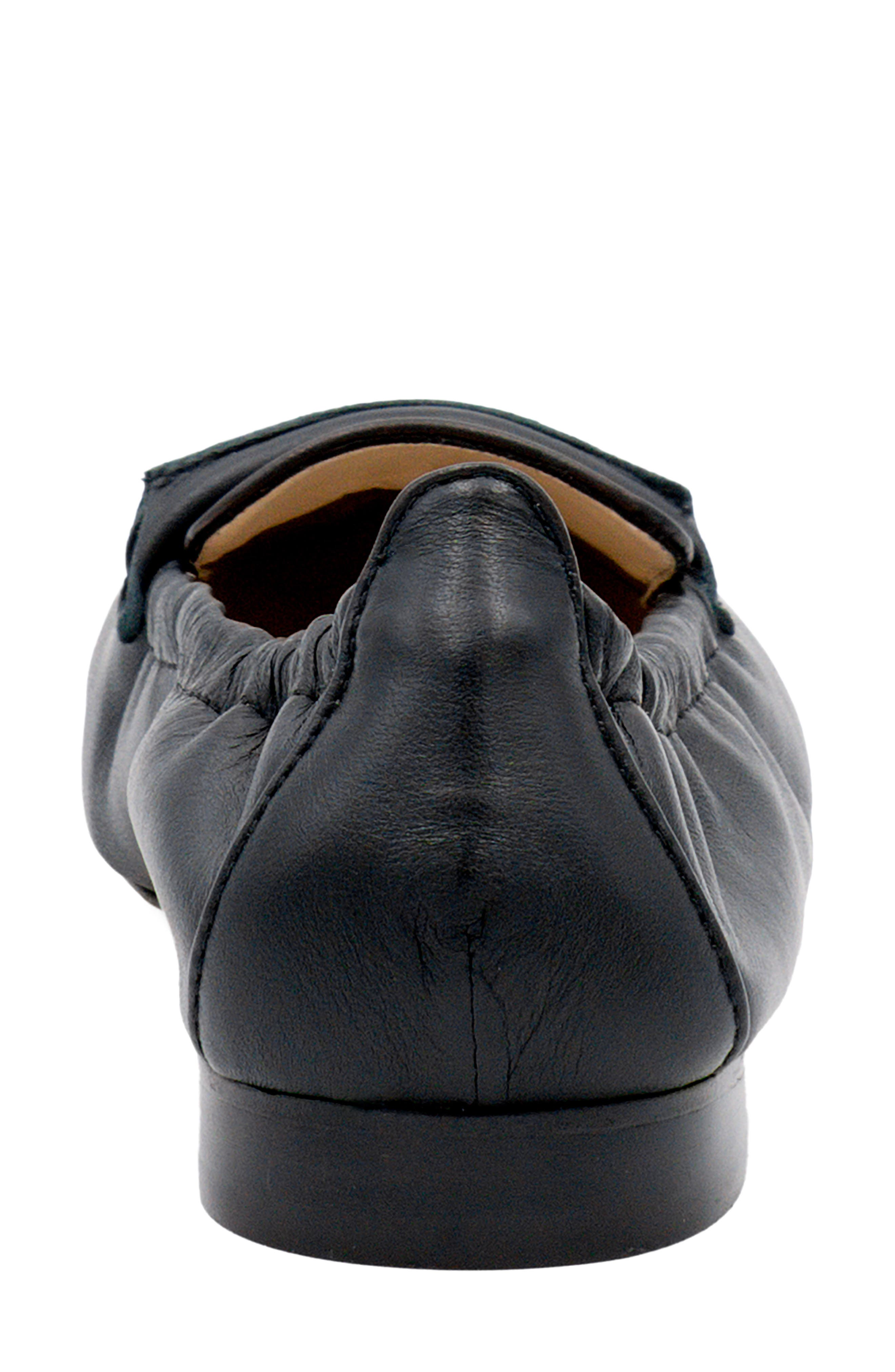 Amalfi by Rangoni Gabina Loafer, Alternate, color, Black Etoile